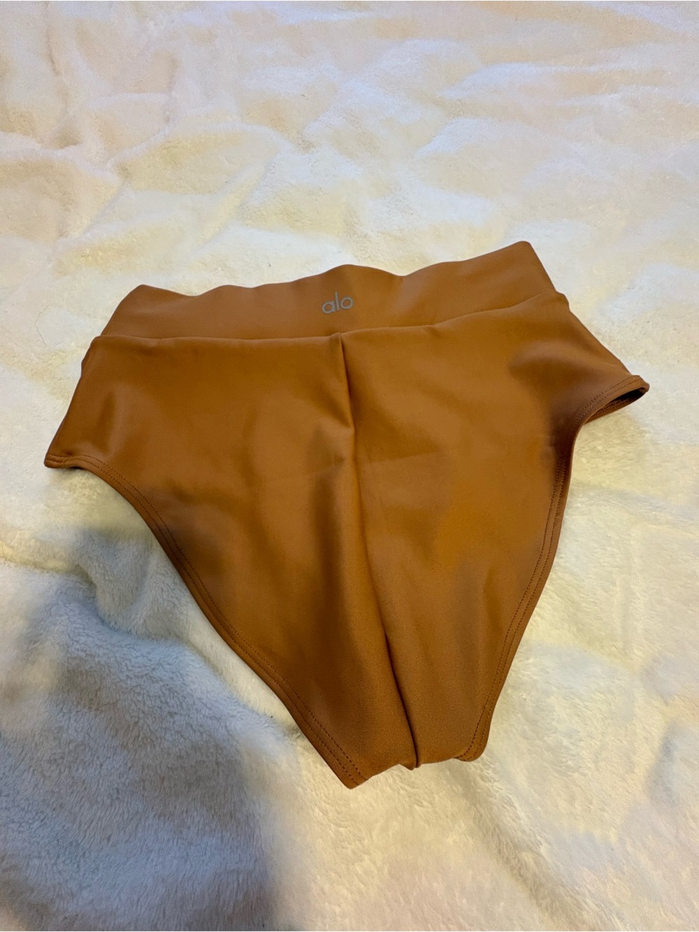 ALO Yoga High-Waist “Bikini Bottoms” - airlift record breaker boyshort - Picture 4 of 5